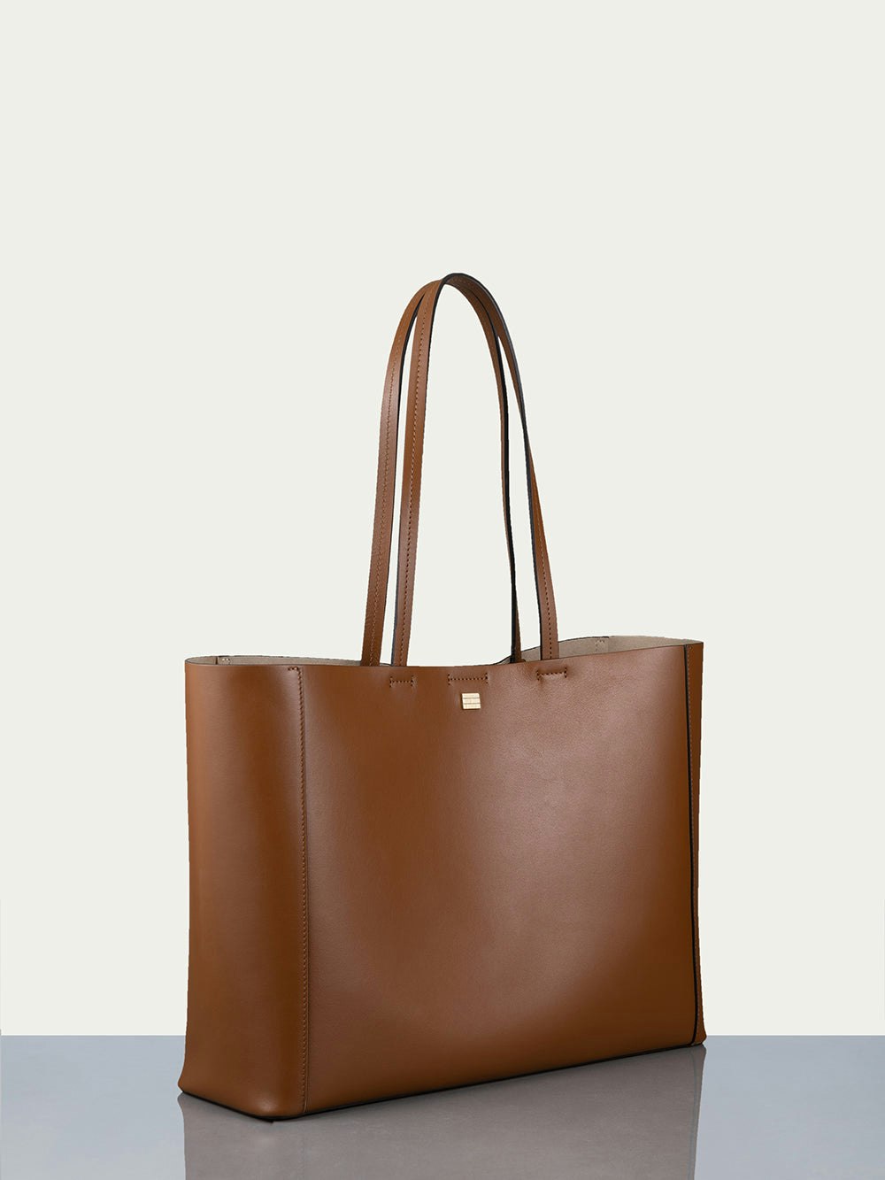 tote side view
